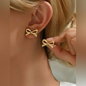 New Simple And Elegant Stainless Steel Gold Plated Classic Bow-Shaped Earrings